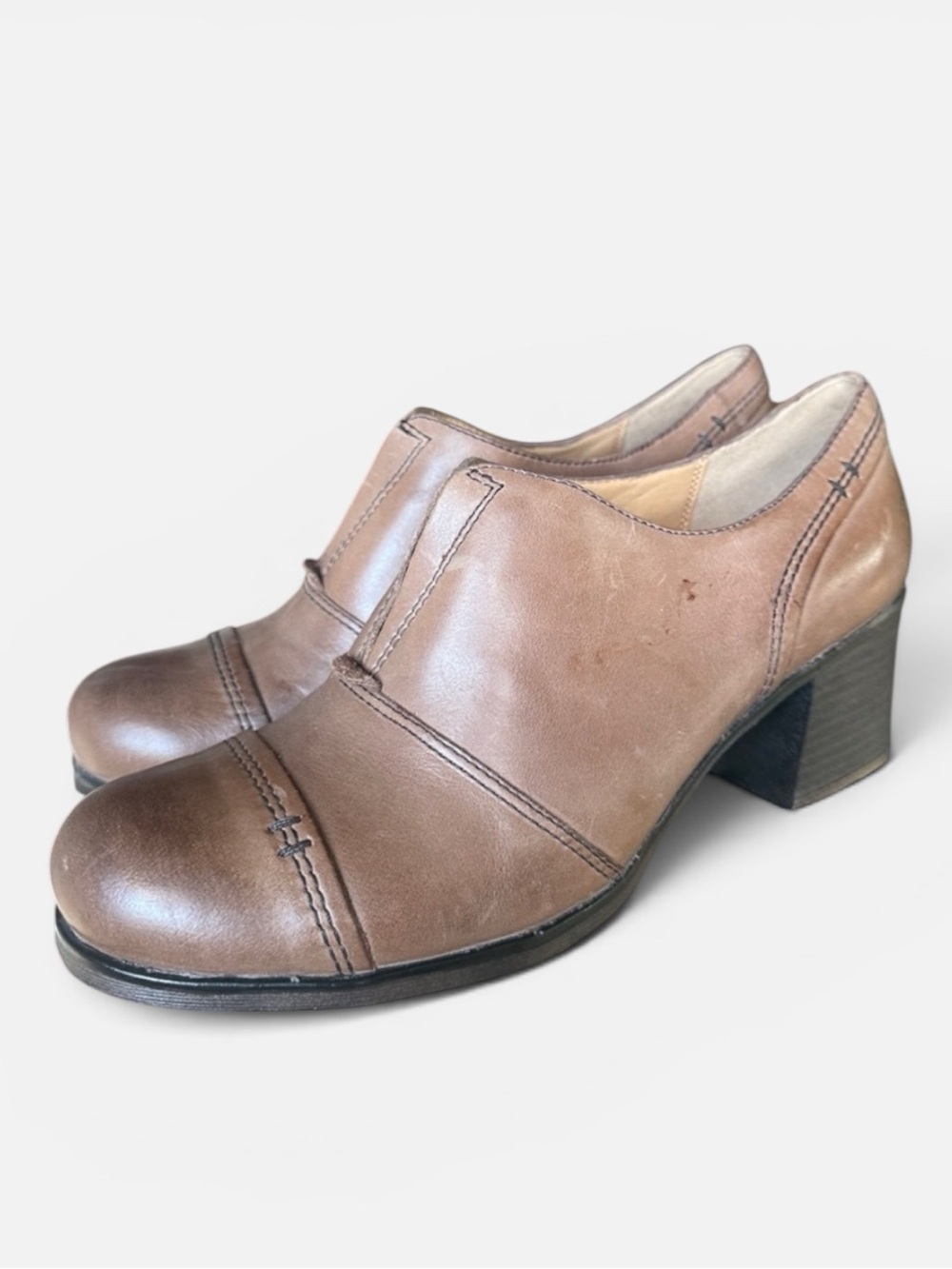 NATURALIZER N5 comfort, leather Lady shoe excellent condition size 8